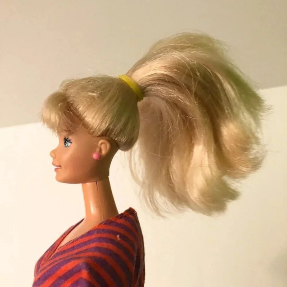 Vintage Barbie Doll Mattel Twist and Turn Bendable Knees Indonesia Style  Doll - Picture 16 of 16